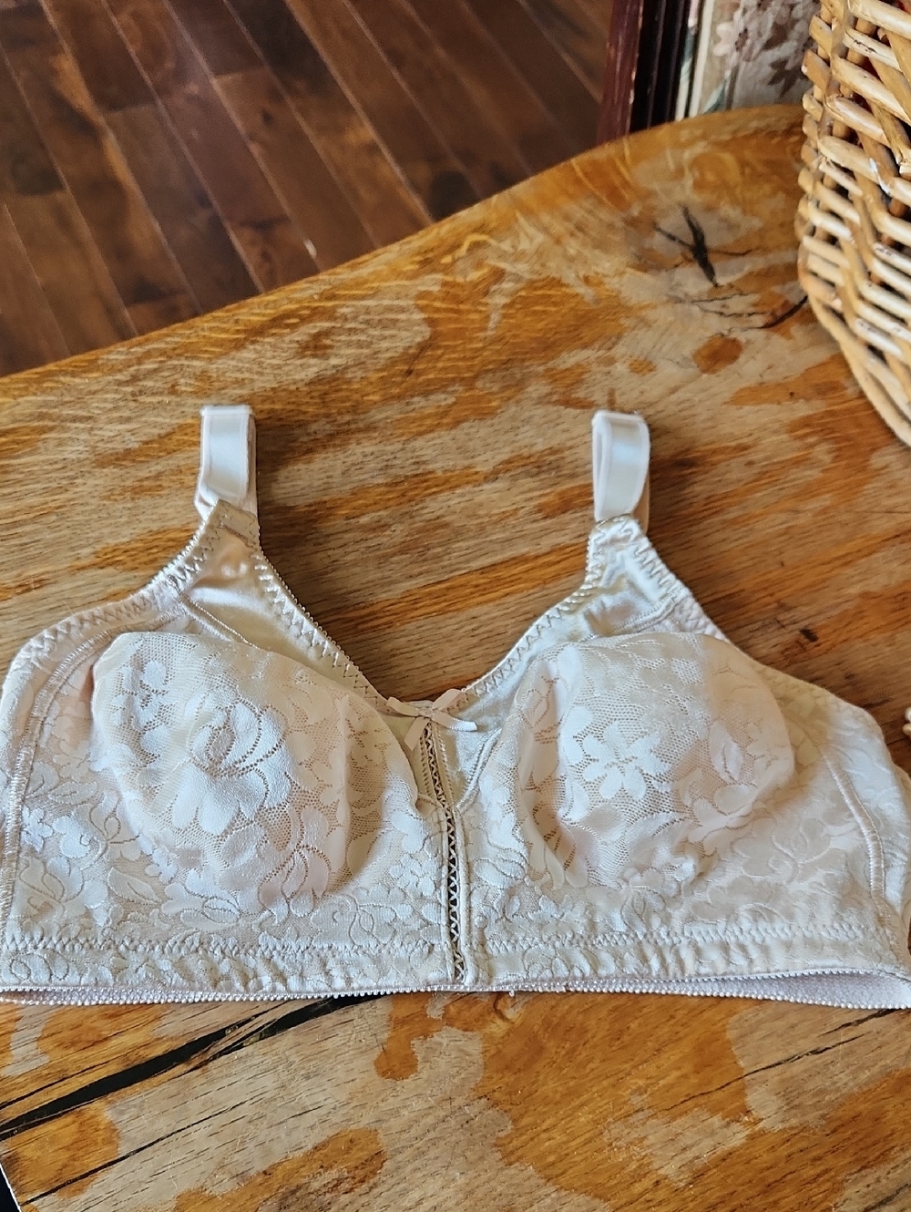 Bali Double‎ Support Comfort-U Back Wireless Bra 36DD (36E)  Cream